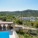 Apartamento Family-friendly With Swimming Pool Stupin Celine, - 23257 Rogoznica (Sibenik-Knin)