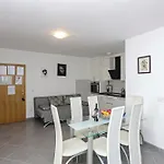 Family-friendly With Swimming Pool Stupin Celine, - 23257 Apartamento Rogoznica (Sibenik-Knin)