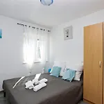Family-friendly With Swimming Pool Stupin Celine, - 23257 Apartamento Rogoznica (Sibenik-Knin)