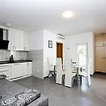Apartamento Family-friendly With Swimming Pool Stupin Celine, - 23257 *