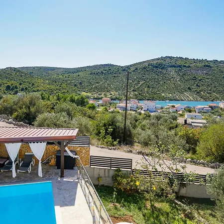 Apartment Family-friendly With Swimming Pool Stupin Celine, - 23257 Rogoznica (Sibenik-Knin)