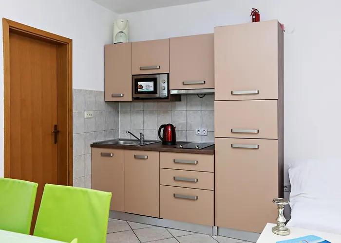 Family-friendly With Swimming Pool Stupin Celine, - 23257 Appartement Rogoznica (Sibenik-Knin)